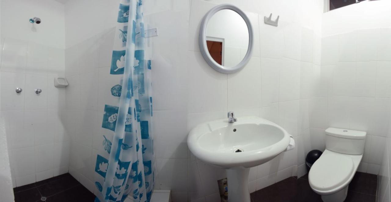 Hostal Casa Blanca Tarapoto Cameră foto